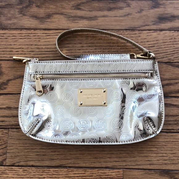 Michael Kors gold wristlet - Picture 1 of 8